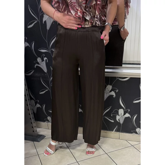 Éltűzött nadrág csokibarna